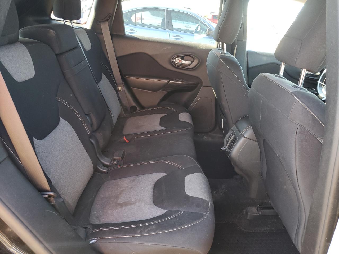 2014 Jeep Cherokee Latitude VIN: 1C4PJMCS9EW126037 Lot: 81090325