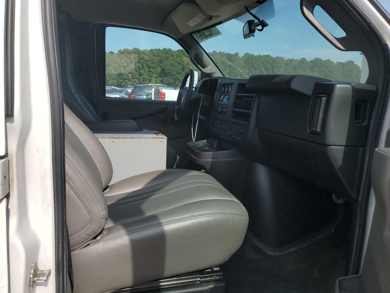 2021 Chevrolet Express G2500 VIN: 1GCWGAFP8M1261943 Lot: 86700735
