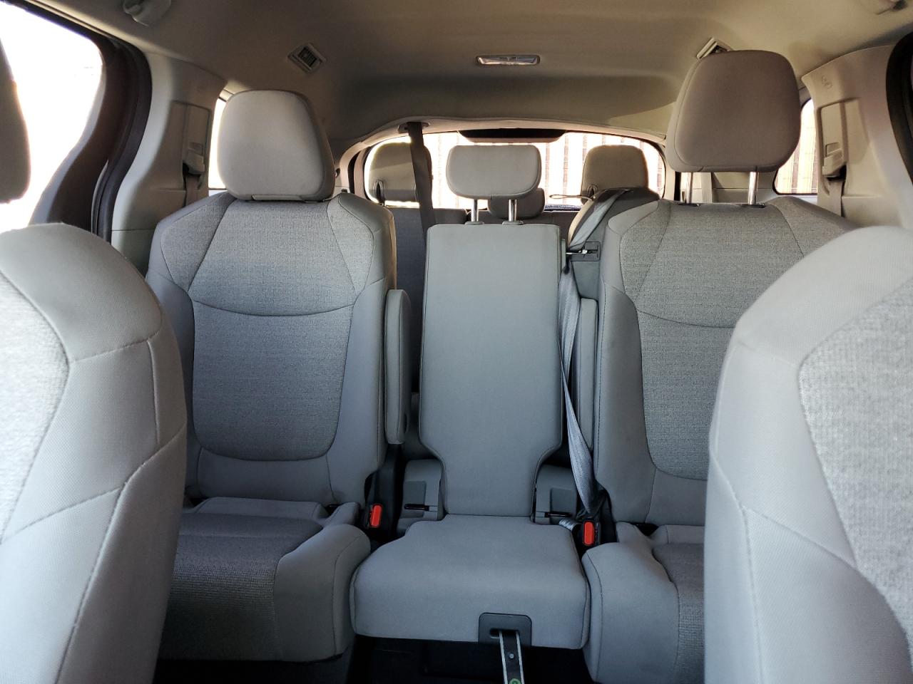 2024 Toyota Sienna Le VIN: 5TDBRKEC0RS211402 Lot: 80745645