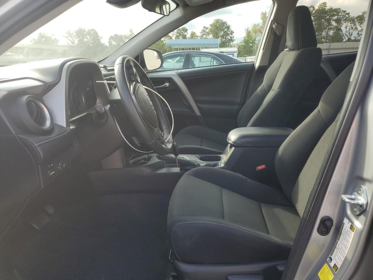 2017 Toyota Rav4 Xle VIN: 2T3WFREVXHW335713 Lot: 83984275