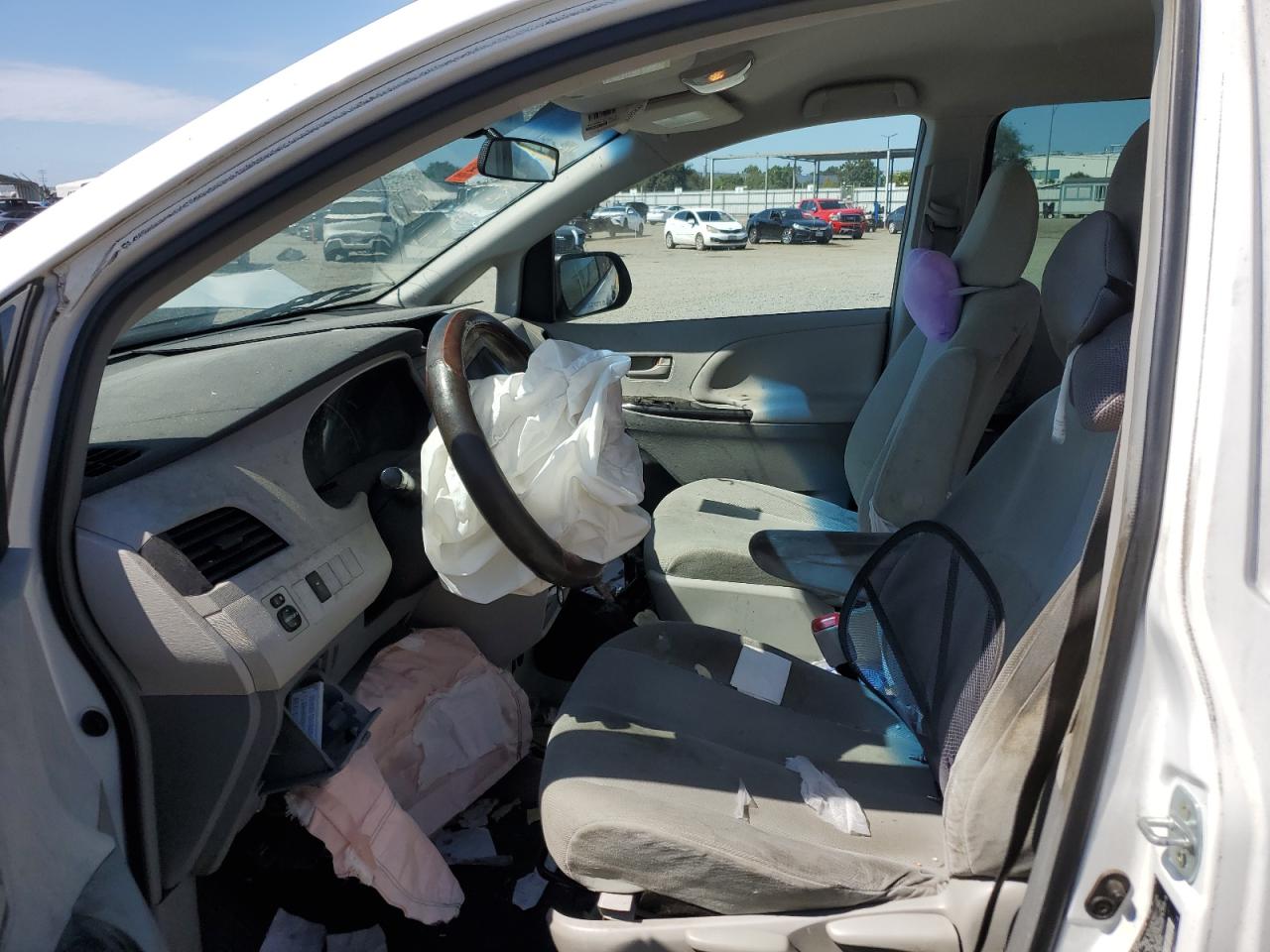 2014 Toyota Sienna VIN: 5TDZK3DC4ES476425 Lot: 81797975