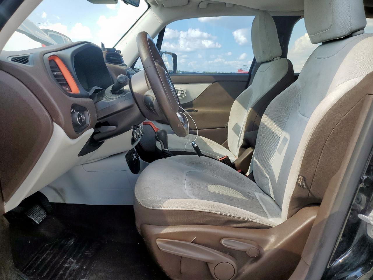 2015 Jeep Renegade Latitude VIN: ZACCJABT0FPB65997 Lot: 81431305