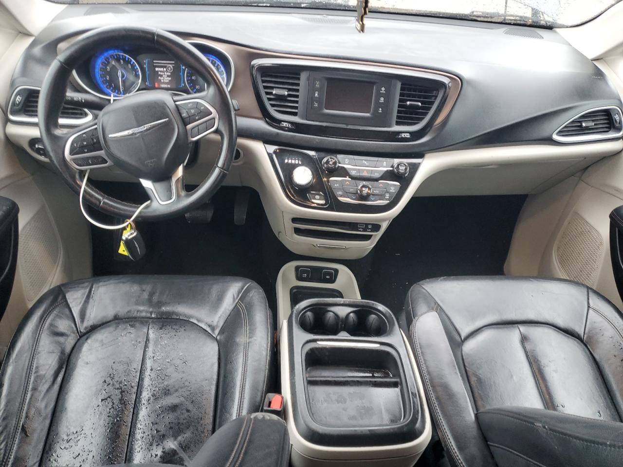 2017 Chrysler Pacifica Touring L VIN: 2C4RC1BG0HR854678 Lot: 81650435