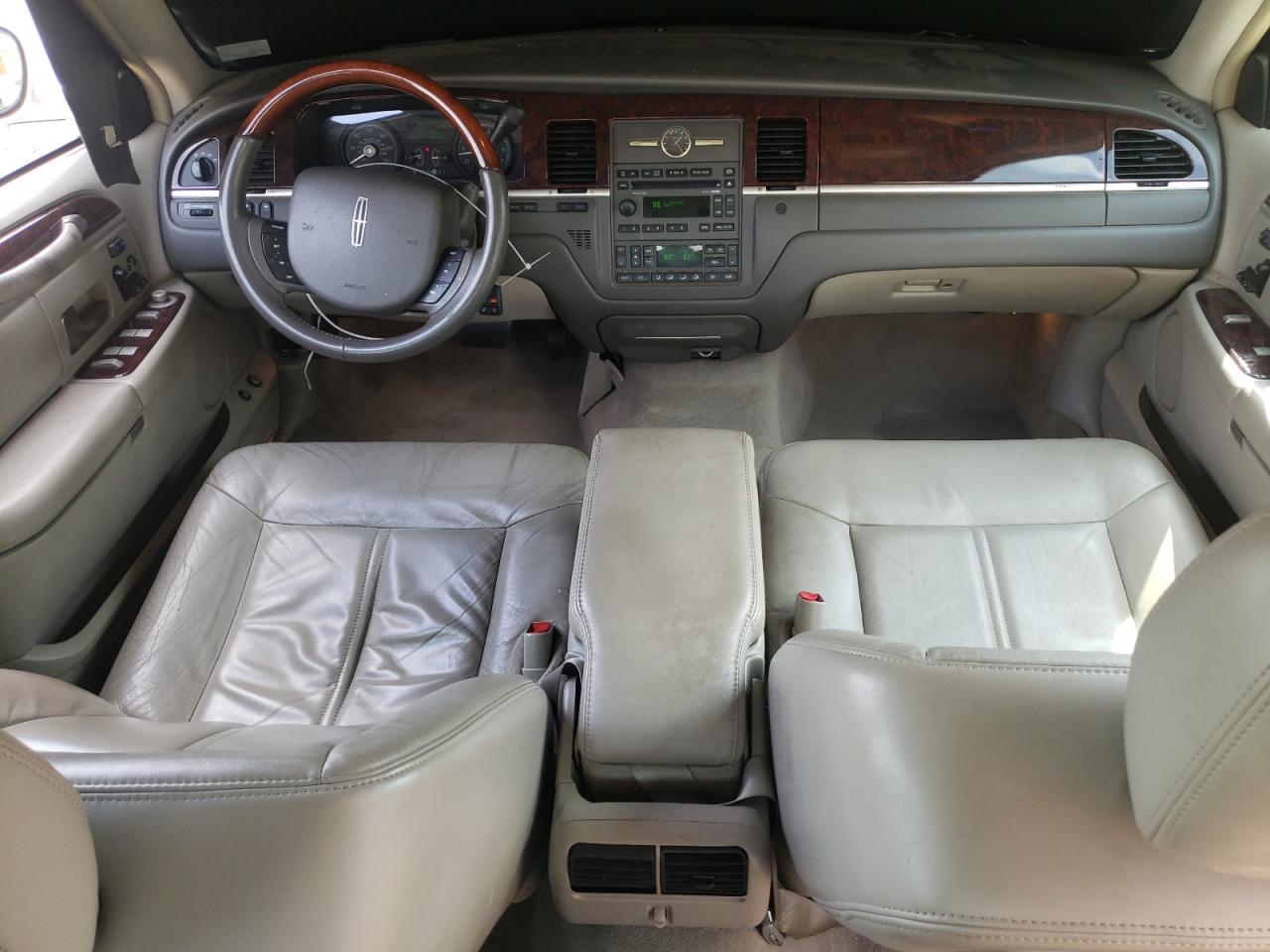 2009 Lincoln Town Car Signature Limited VIN: 2LNHM82V29X636749 Lot: 81804445