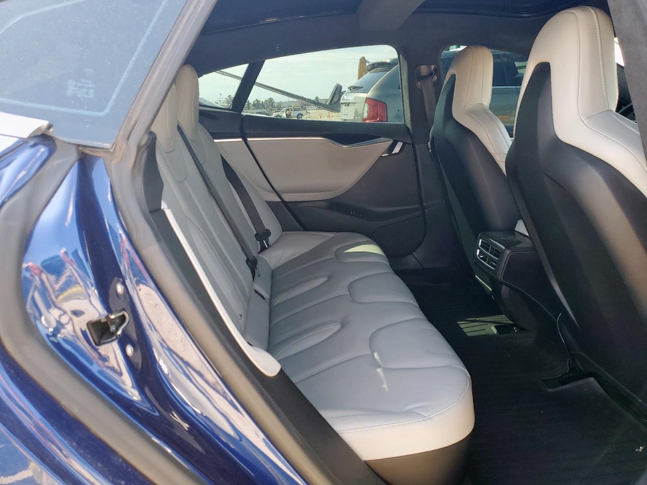 2016 Tesla Model S VIN: 5YJSA1E42GF145883 Lot: 81840585