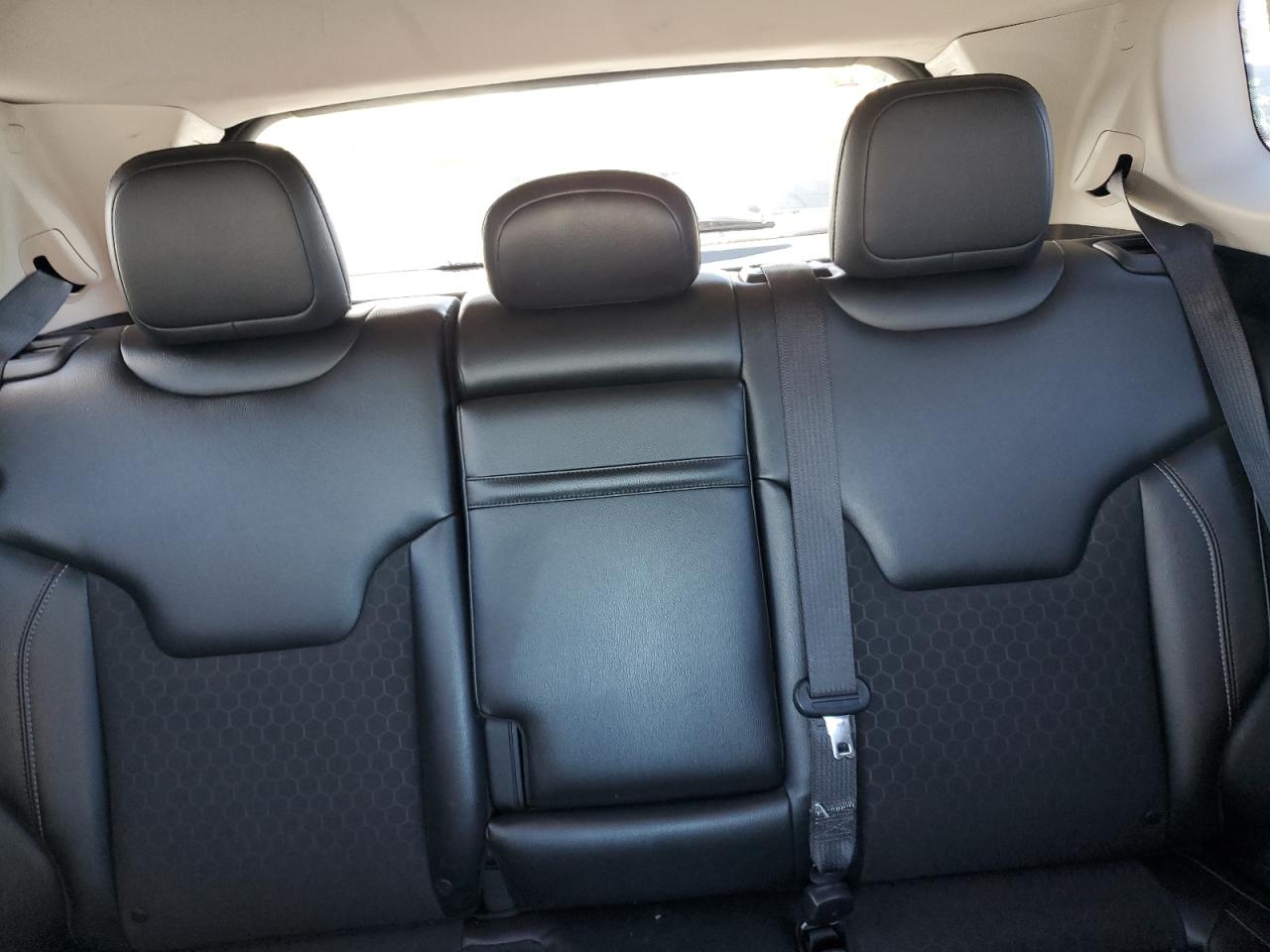 2018 Jeep Compass Latitude VIN: 3C4NJCBB1JT271947 Lot: 70403345