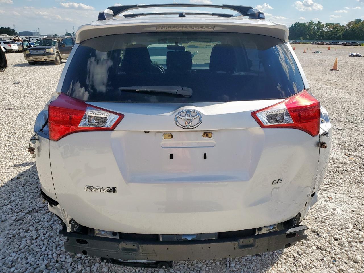 2015 Toyota Rav4 Le VIN: JTMZFREV3FJ047606 Lot: 84248385