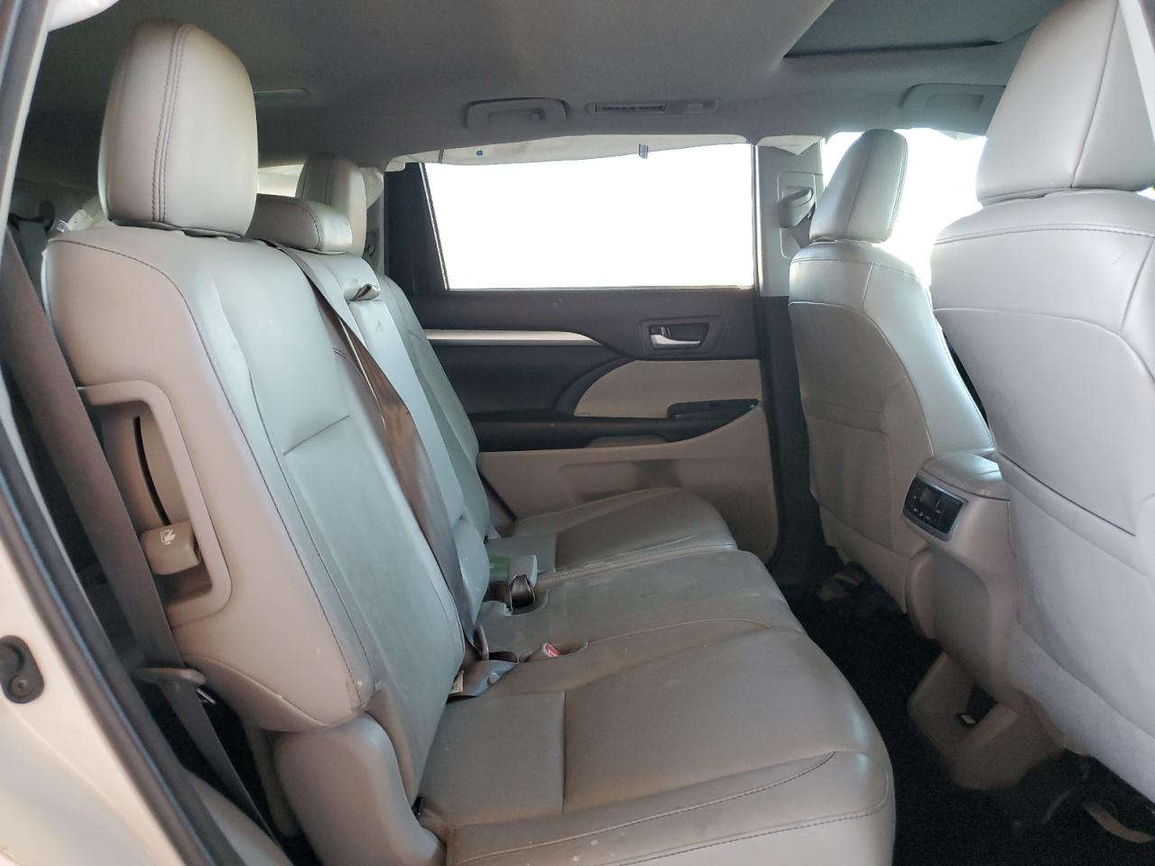 2018 Toyota Highlander Se VIN: 5TDKZRFH2JS544174 Lot: 81777485