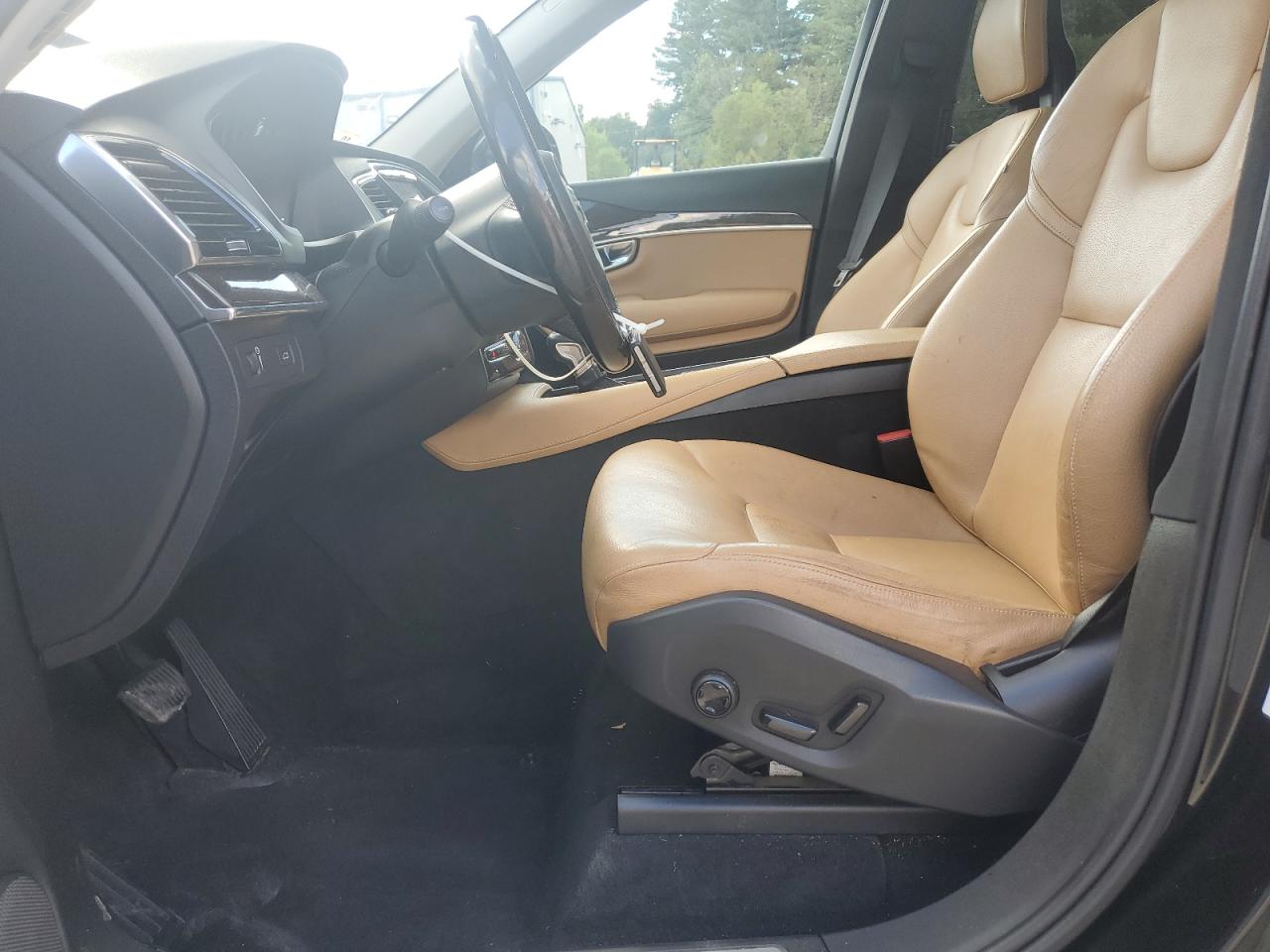 2016 Volvo Xc90 T6 VIN: YV4A22PKXG1054196 Lot: 71047635