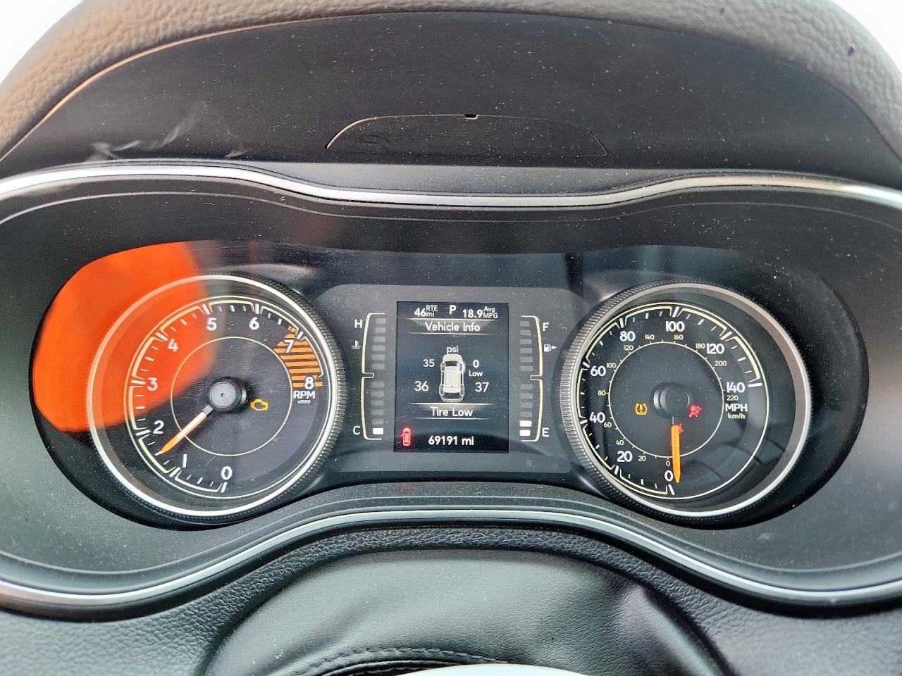 2019 Jeep Cherokee Latitude Plus VIN: 1C4PJLLX3KD290932 Lot: 81157445