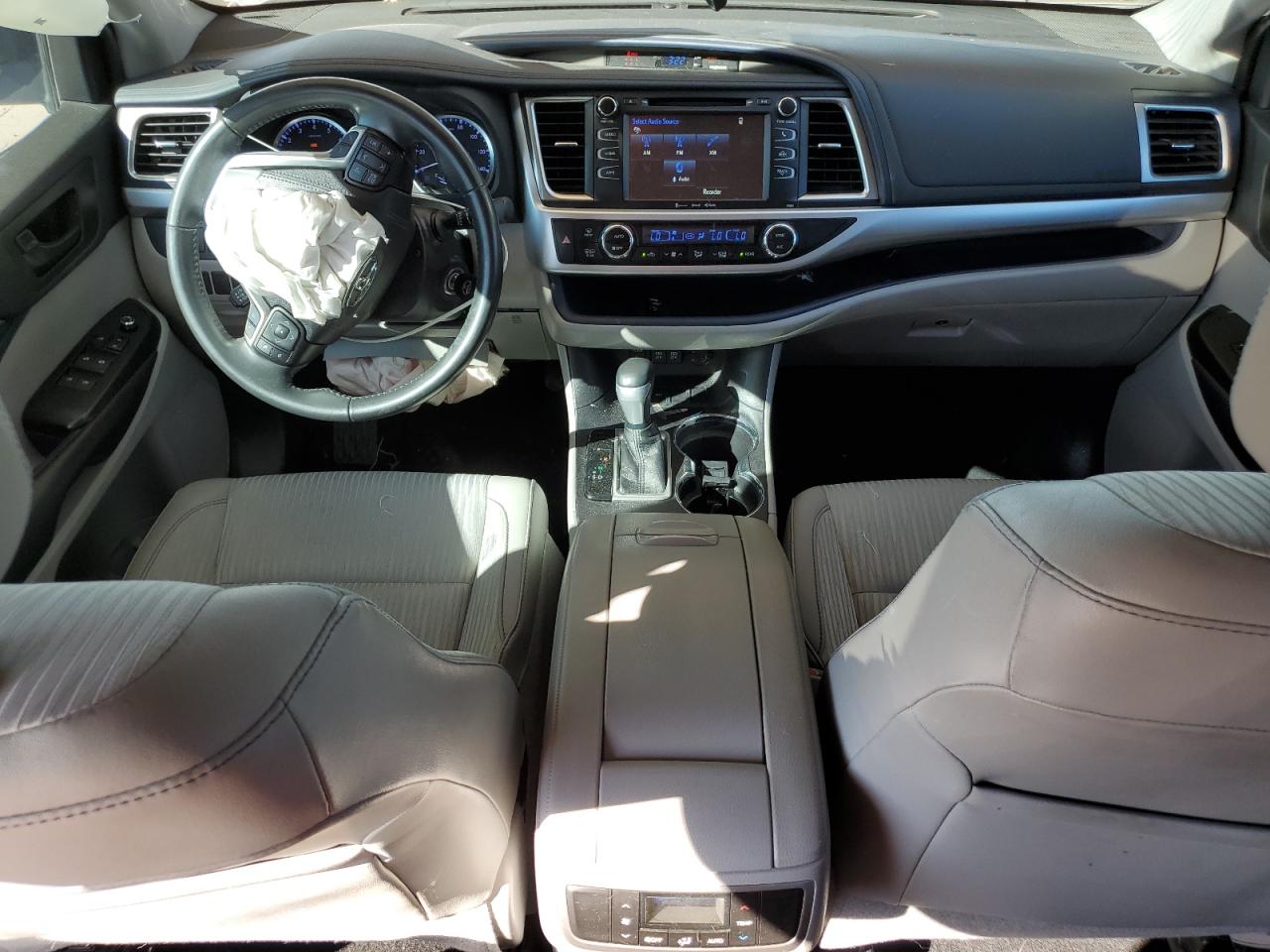 2019 Toyota Highlander Le VIN: 5TDZZRFH8KS314574 Lot: 81972755