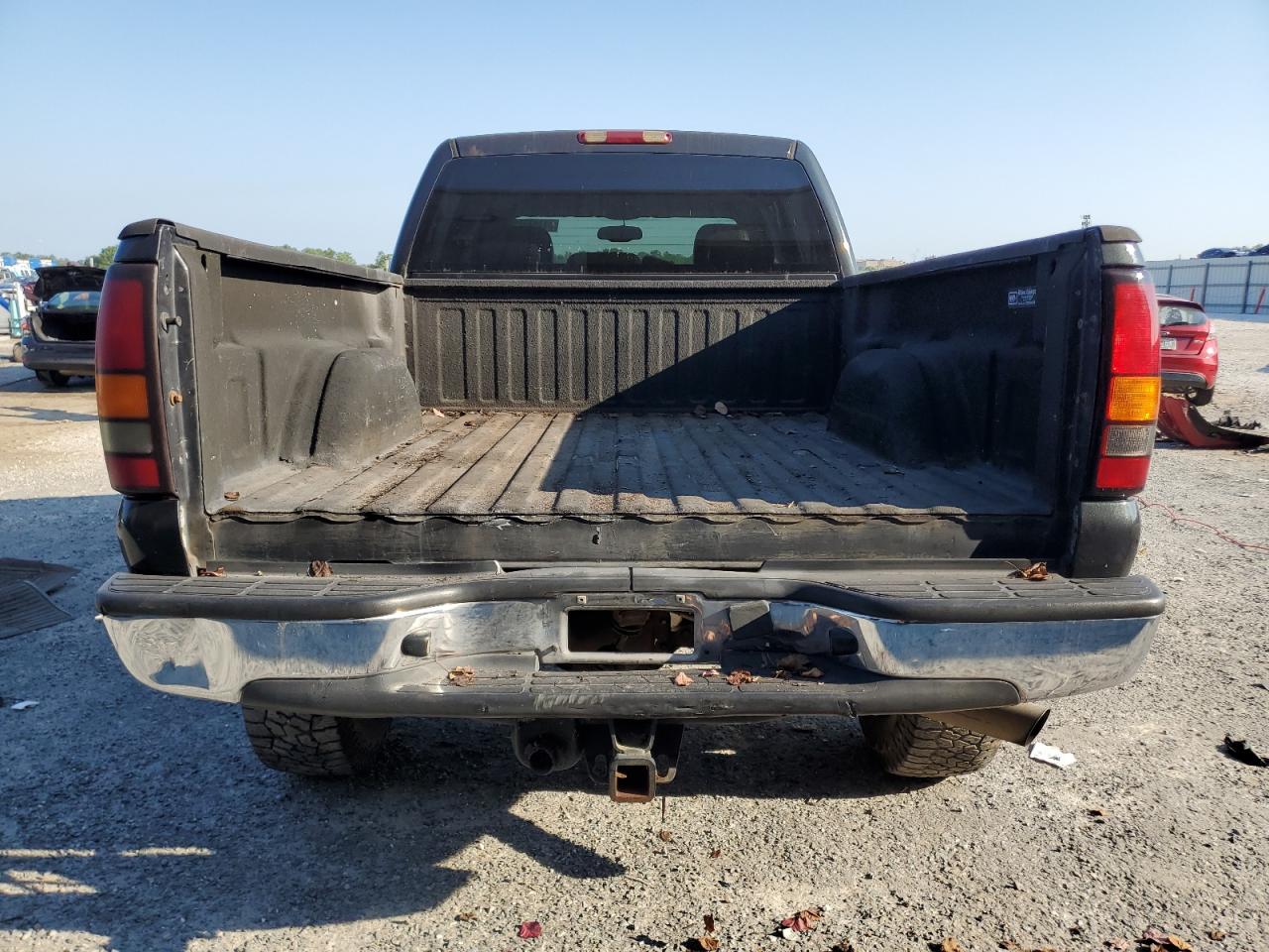 2005 GMC Sierra K2500 Heavy Duty VIN: 1GTHK23U05F805430 Lot: 81187625