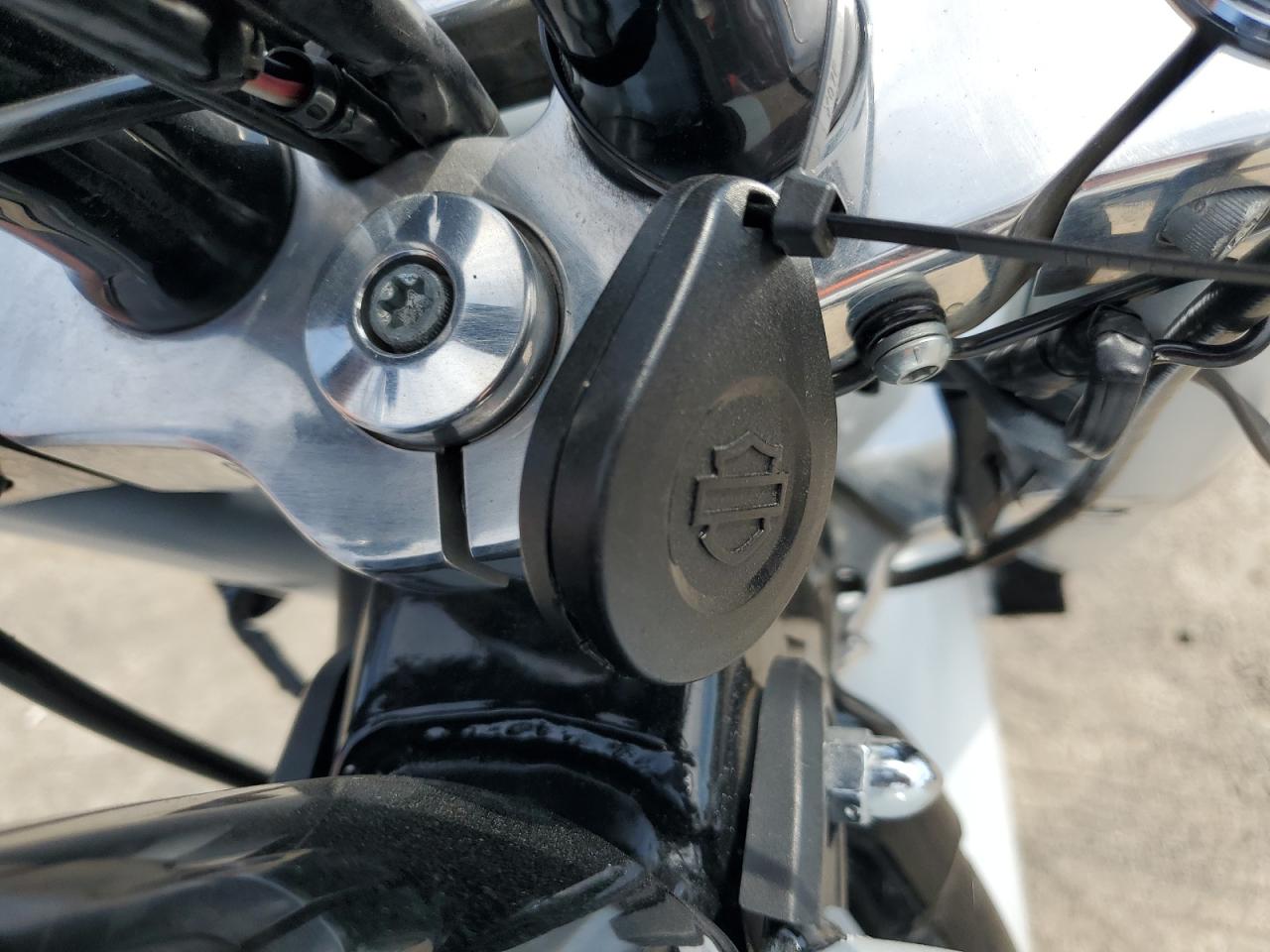 2018 Harley-Davidson Flsl Softail Slim VIN: 1HD1YDJ14JC032718 Lot: 71275055