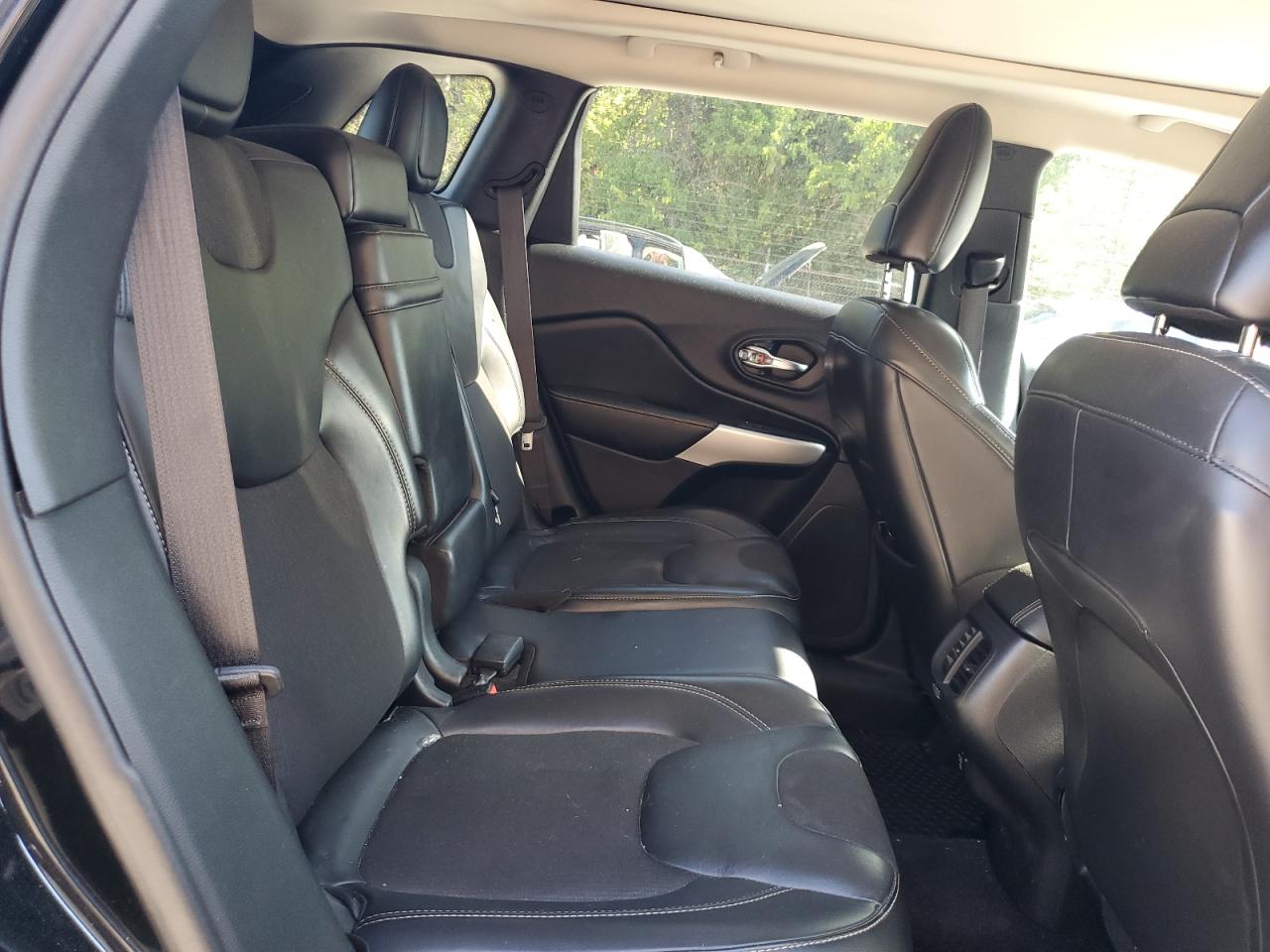 2018 Jeep Cherokee Latitude Plus VIN: 1C4PJMLB0JD500847 Lot: 71965625