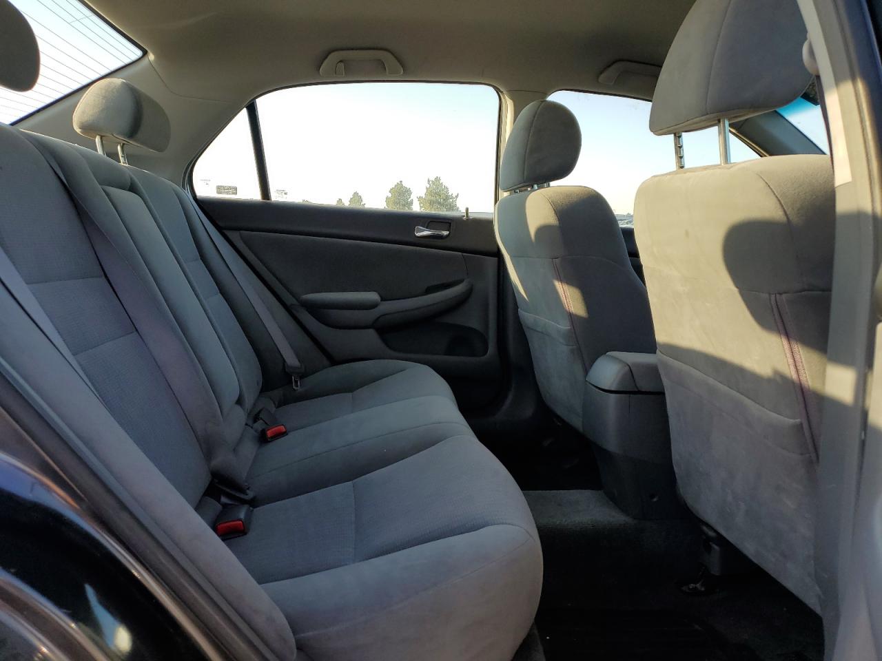 2004 Honda Accord Lx VIN: 1HGCM56304A018693 Lot: 82136205