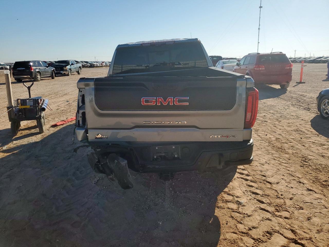 2024 GMC Sierra K1500 At4X VIN: 3GTUUFE88RG192252 Lot: 83857465