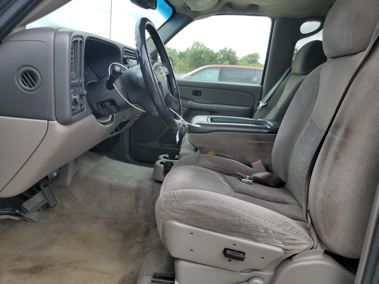 2005 Chevrolet Tahoe C1500 VIN: 1GNEC13V75J218794 Lot: 81283455