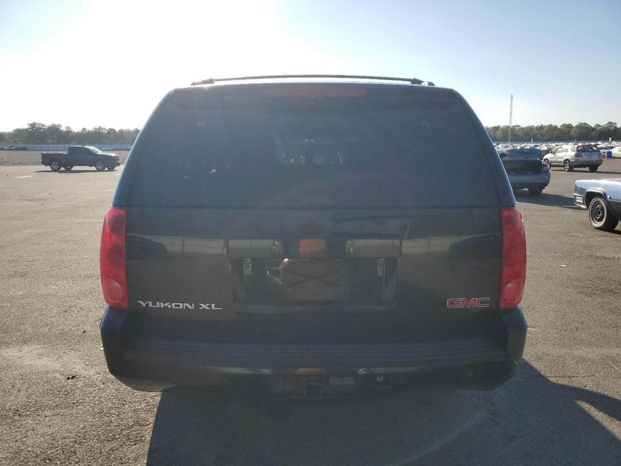 2013 GMC Yukon Xl K1500 Slt VIN: 1GKS2KE70DR212990 Lot: 81460875