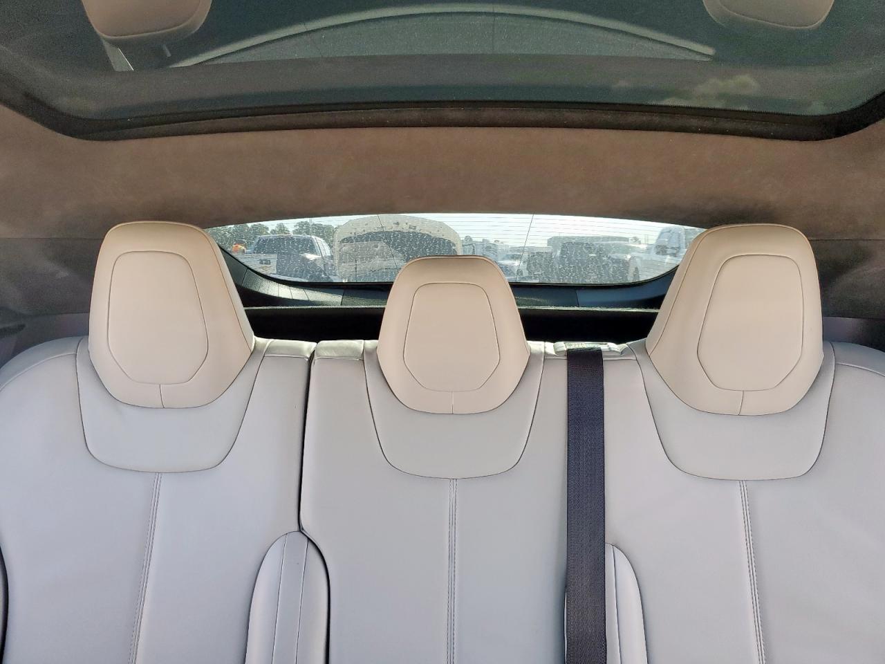 2016 Tesla Model S VIN: 5YJSA1E42GF145883 Lot: 81840585