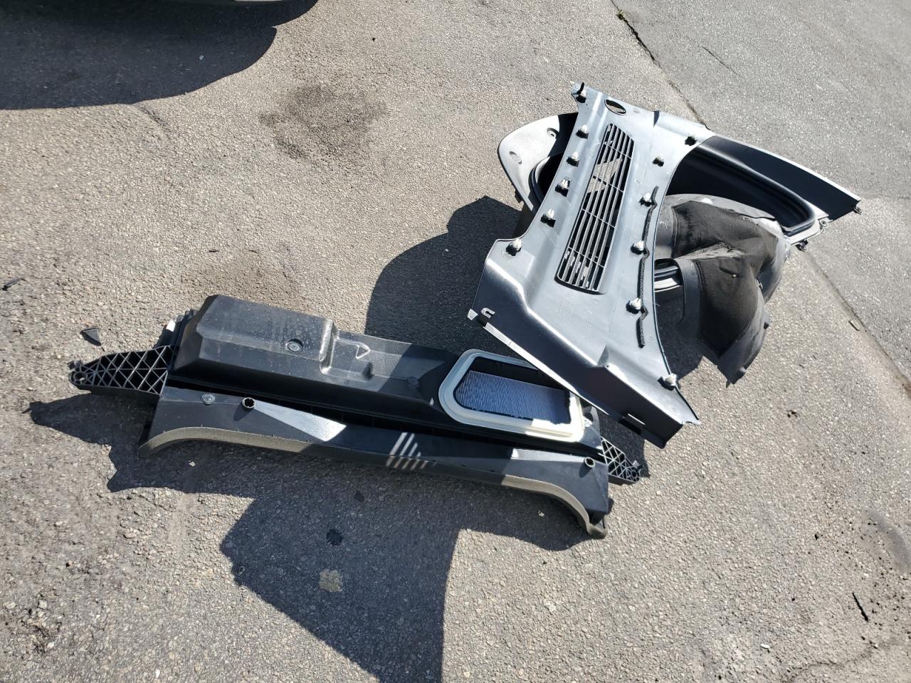 2022 Tesla Model Y VIN: 7SAYGDEE1NF565671 Lot: 81042355