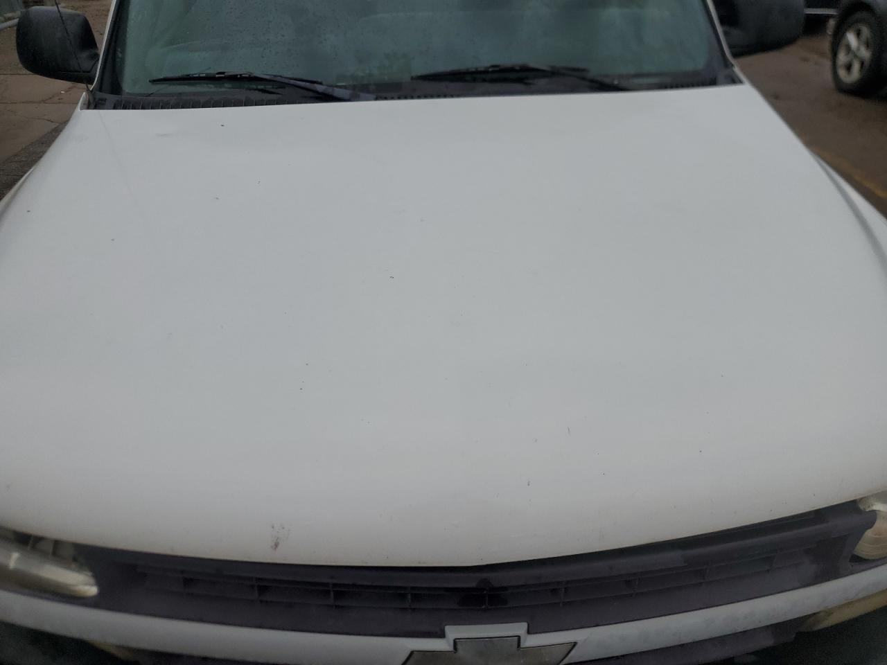 2000 Chevrolet Silverado C2500 VIN: 1GCFC24T8YE427393 Lot: 81398485