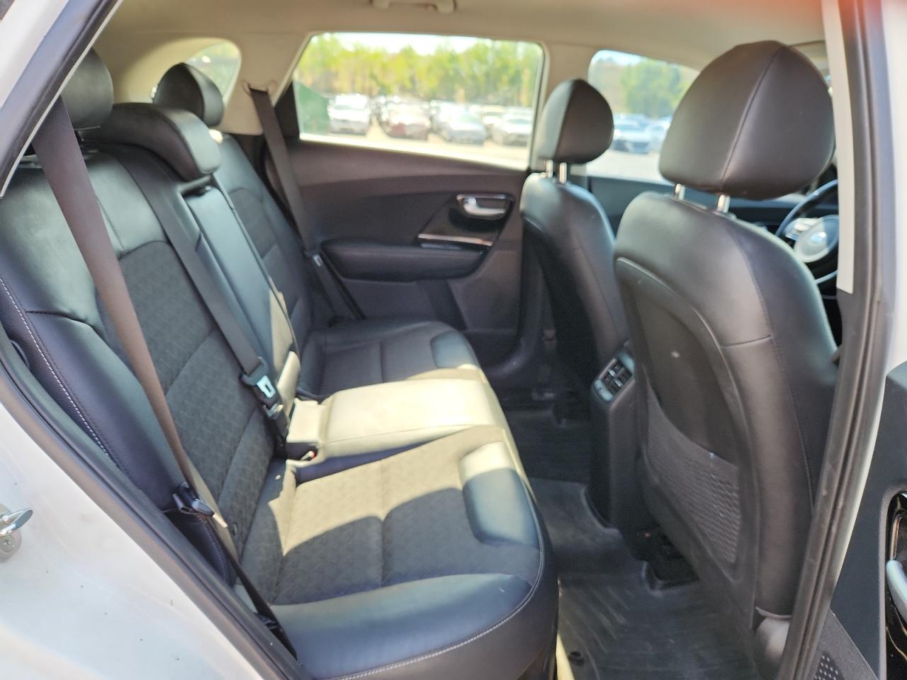 2017 Kia Niro Ex VIN: KNDCC3LC4H5056050 Lot: 70899075