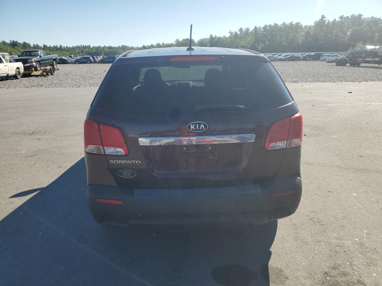 2011 Kia Sorento Base VIN: 5XYKTCA11BG174018 Lot: 80141875