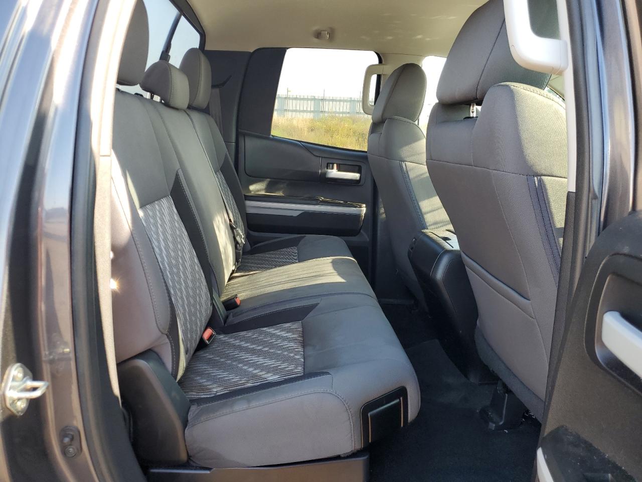 2018 Toyota Tundra Double Cab Sr VIN: 5TFUW5F16JX734695 Lot: 70120655