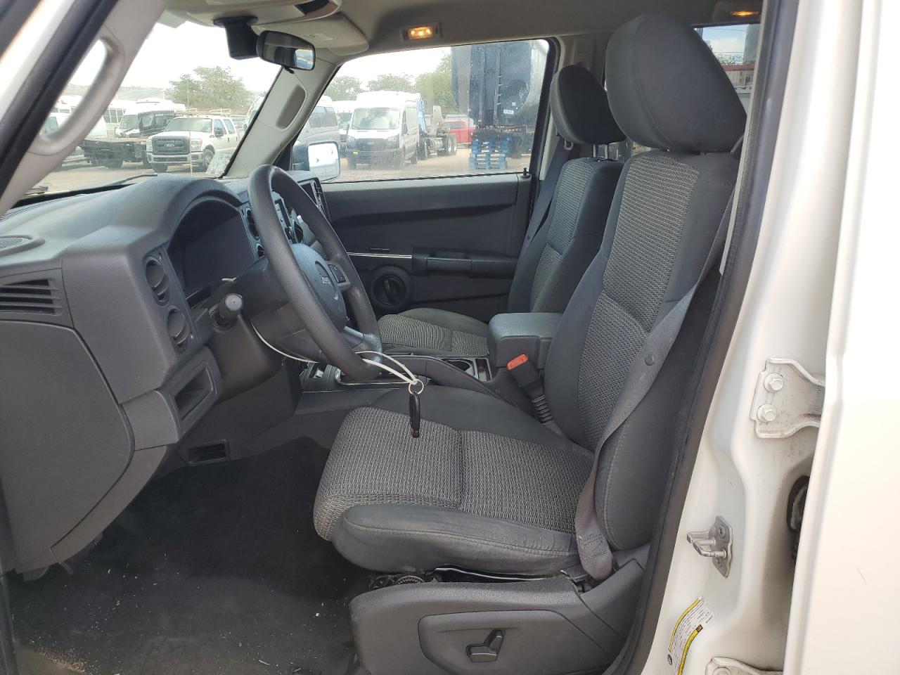 2008 Jeep Commander Sport VIN: 1J8HG48K48C246824 Lot: 80206745