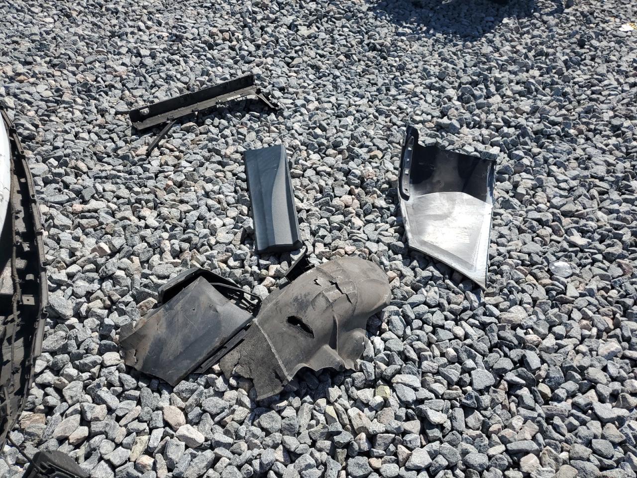 2018 Chevrolet Equinox Lt VIN: 2GNAXJEV7J6303660 Lot: 81020525