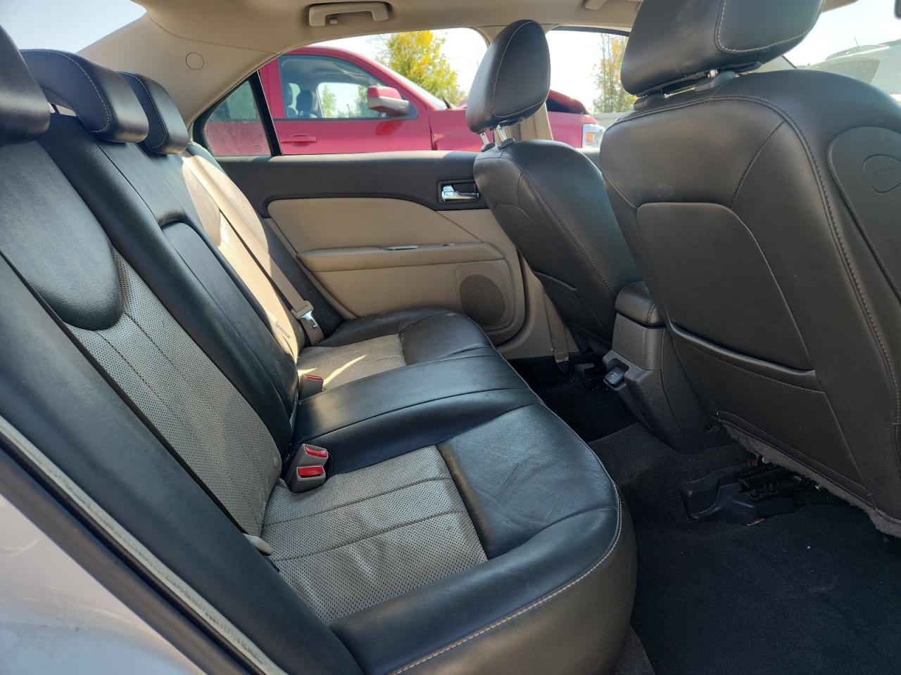 2010 Mercury Milan Hybrid VIN: 3MEDM0L39AR609700 Lot: 80900875