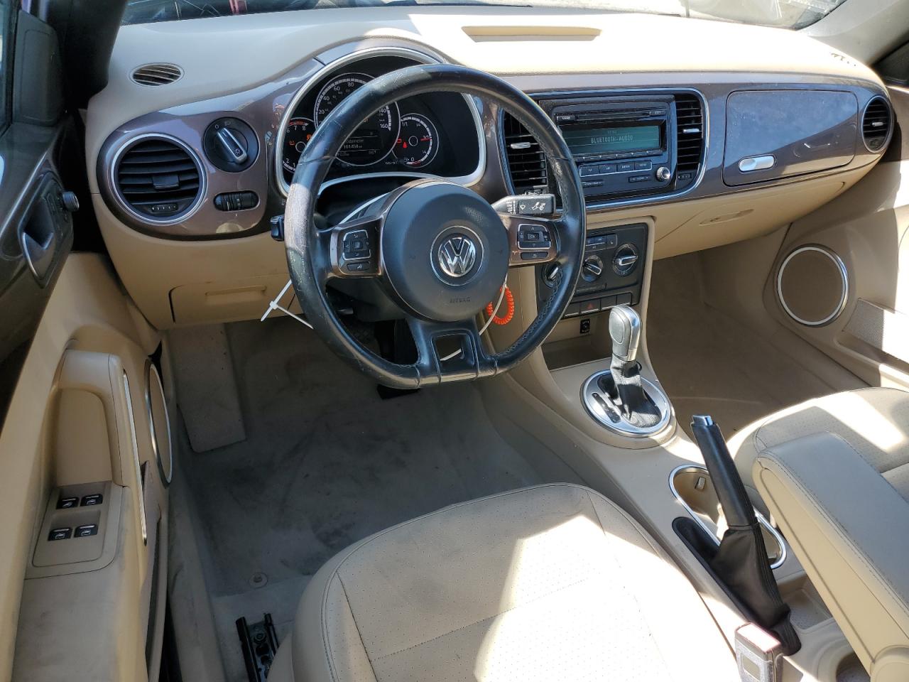 2015 Volkswagen Beetle 1.8T VIN: 3VW517AT1FM802189 Lot: 84947195