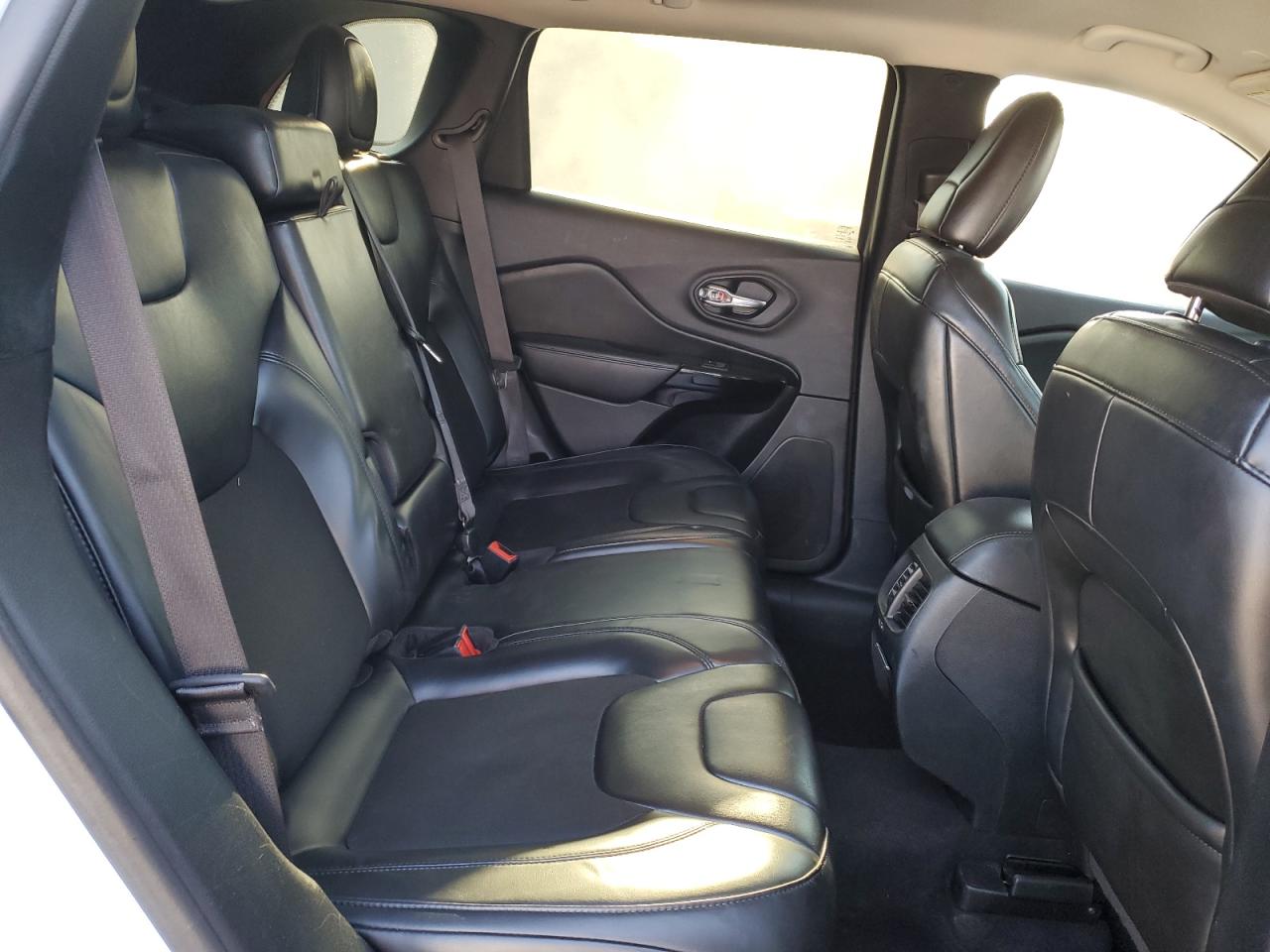 2020 Jeep Cherokee Latitude Plus VIN: 1C4PJMLB4LD501938 Lot: 84385235