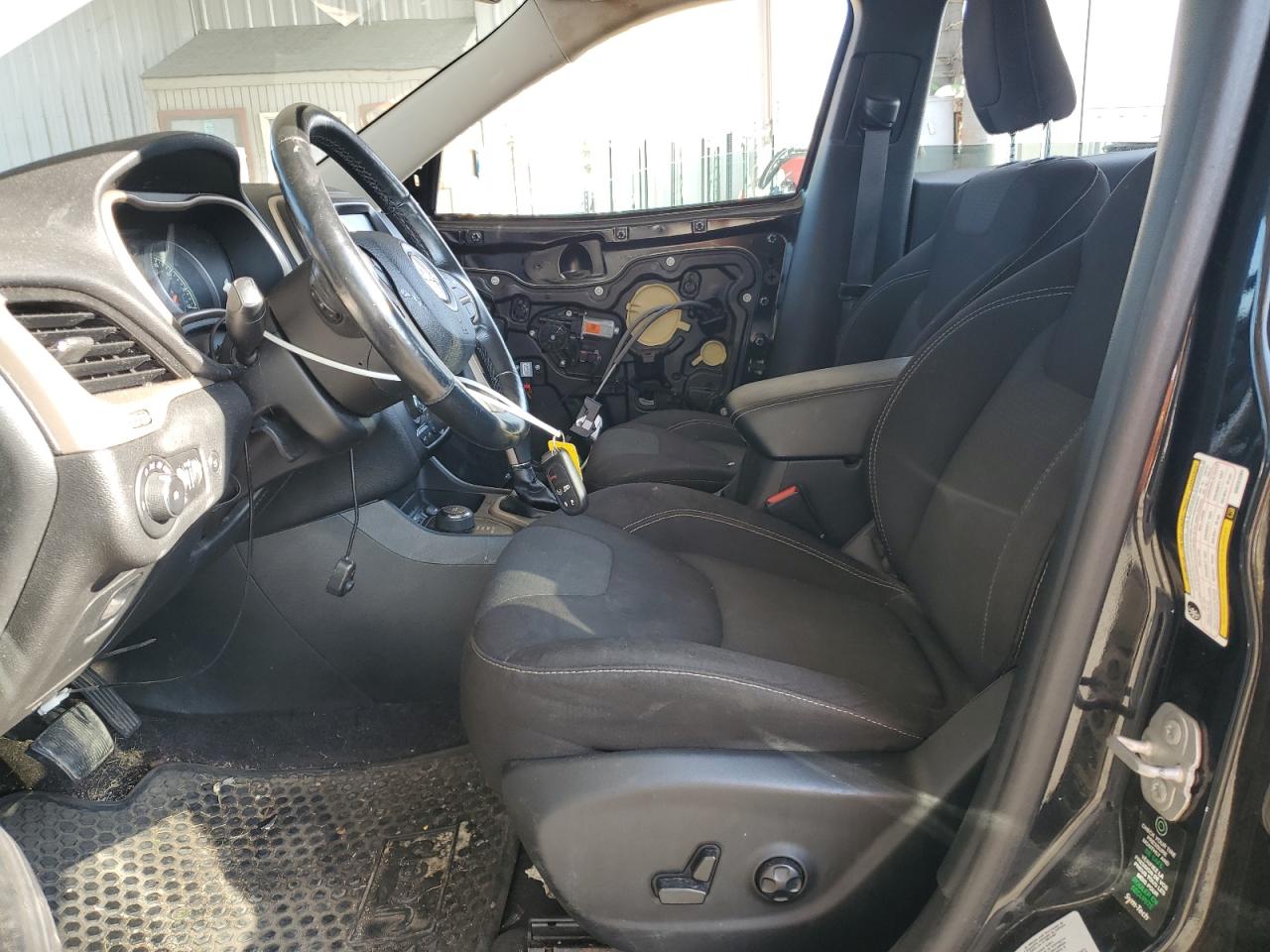 2016 Jeep Cherokee Latitude VIN: 1C4PJMCS8GW231364 Lot: 80881965