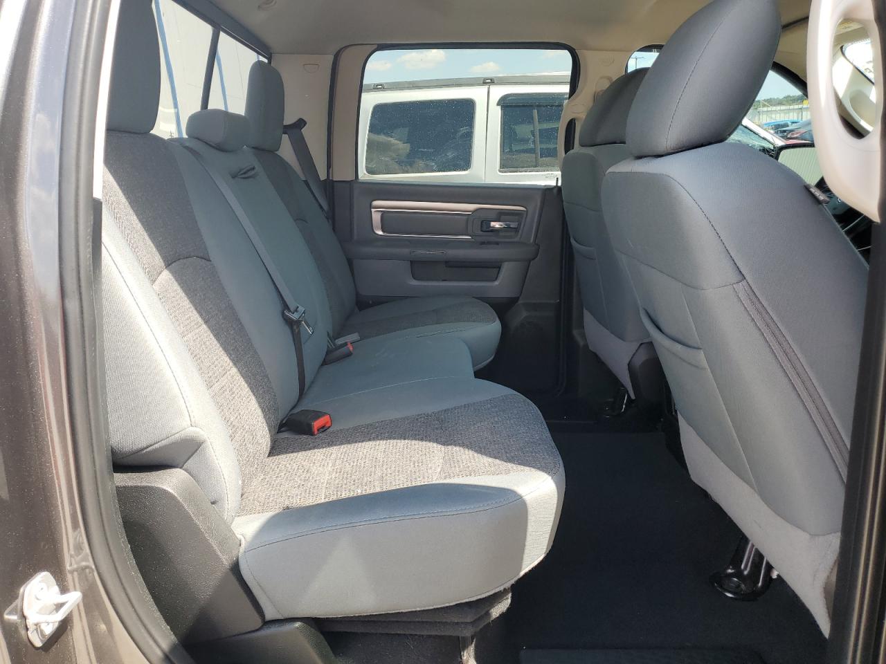 2018 Ram 1500 Slt VIN: 3C6RR7LT3JG198556 Lot: 83773355