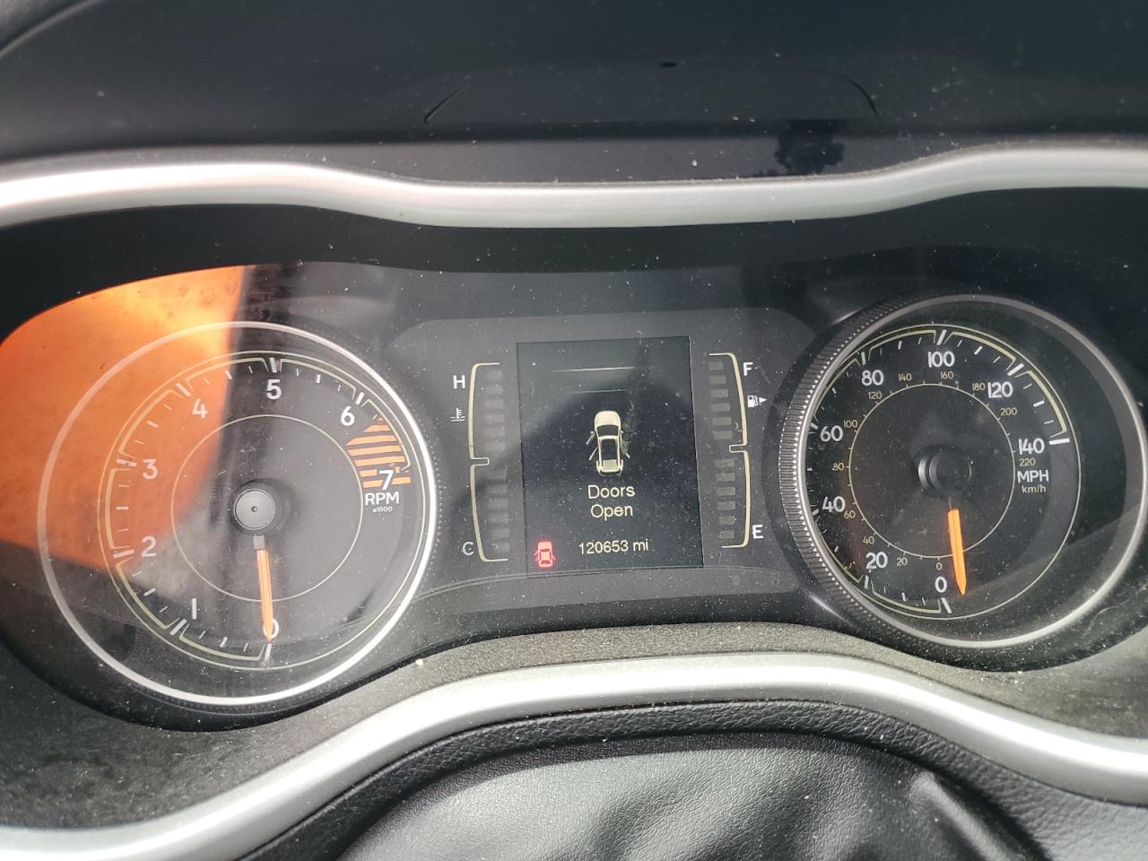 2018 Jeep Cherokee Latitude Plus VIN: 1C4PJLLB3JD622757 Lot: 71483225