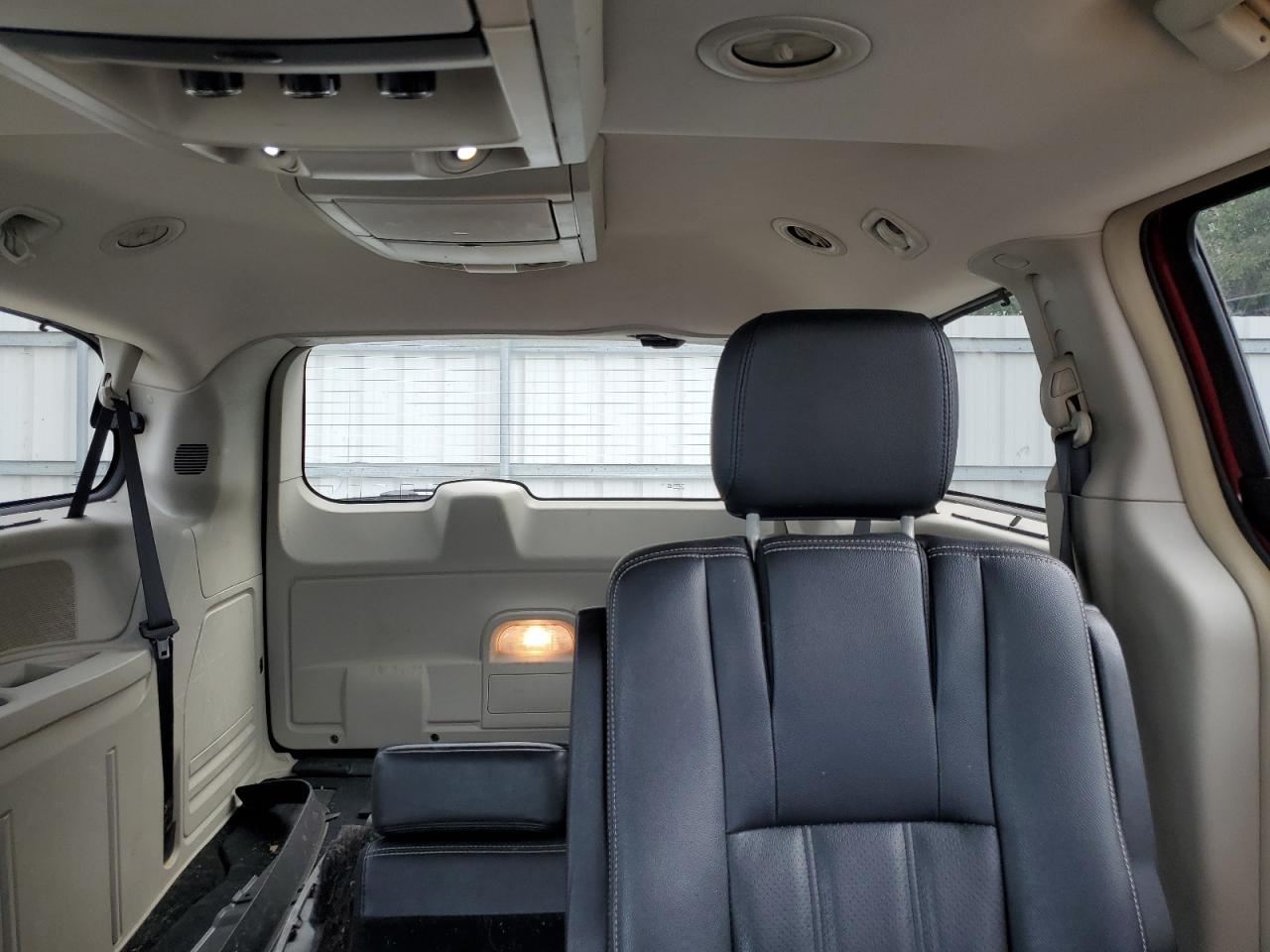 2016 Chrysler Town & Country Touring L VIN: 2C4RC1CG5GR269625 Lot: 81120415