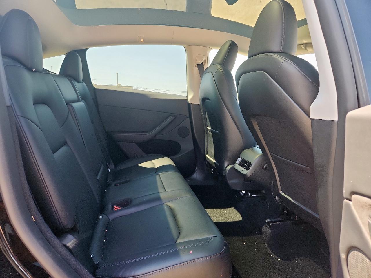 2024 Tesla Model Y VIN: 7SAYGDED4RA304478 Lot: 80226085