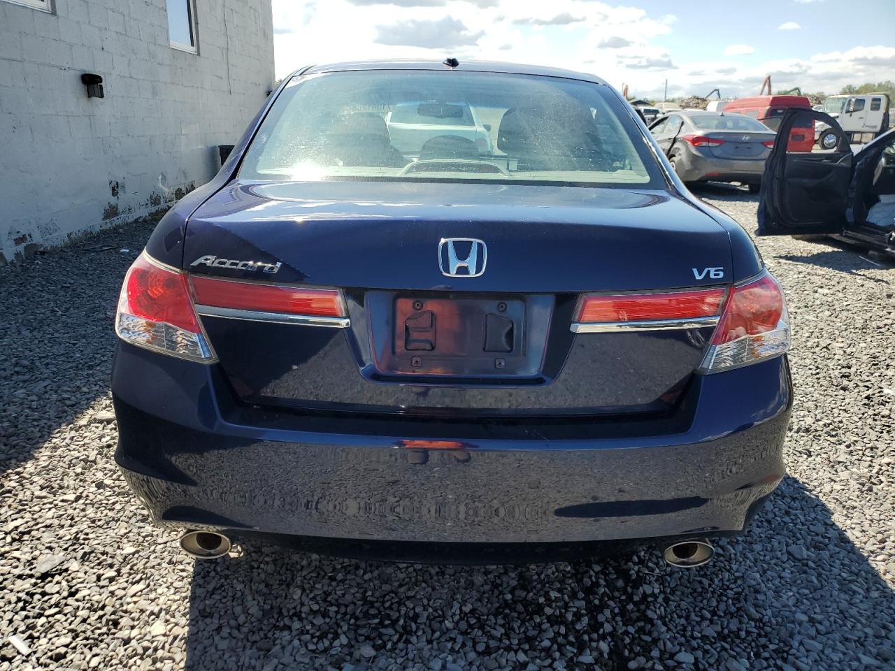 2011 Honda Accord Exl VIN: 1HGCP3F84BA018880 Lot: 71061285