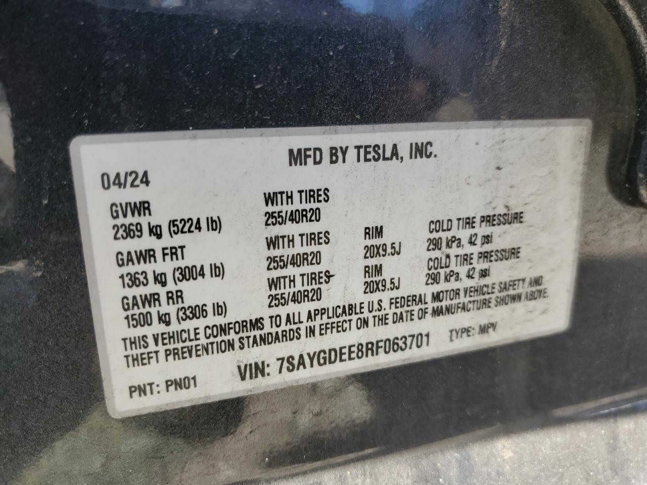2024 Tesla Model Y VIN: 7SAYGDEE8RF063701 Lot: 70274125