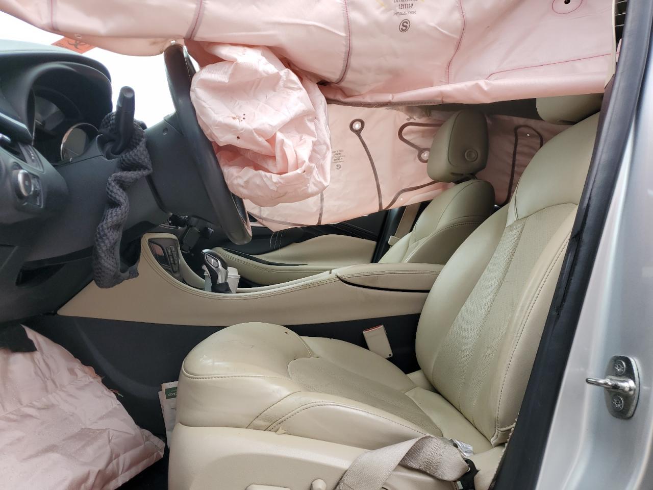 2017 Buick Envision Essence VIN: LRBFXBSAXHD149185 Lot: 84781235
