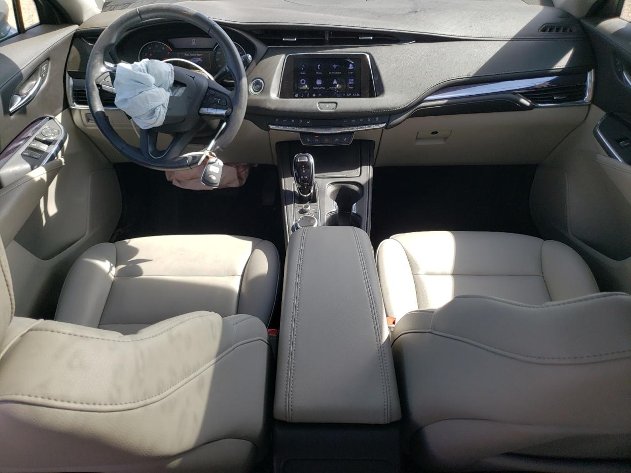 2023 Cadillac Xt4 Luxury VIN: 1GYFZBR4XPF221205 Lot: 83923705