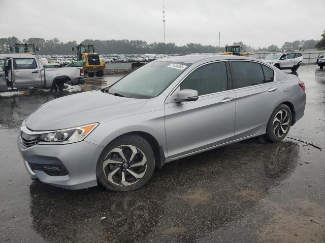 Седаны HONDA ACCORD 2016 Серебристый