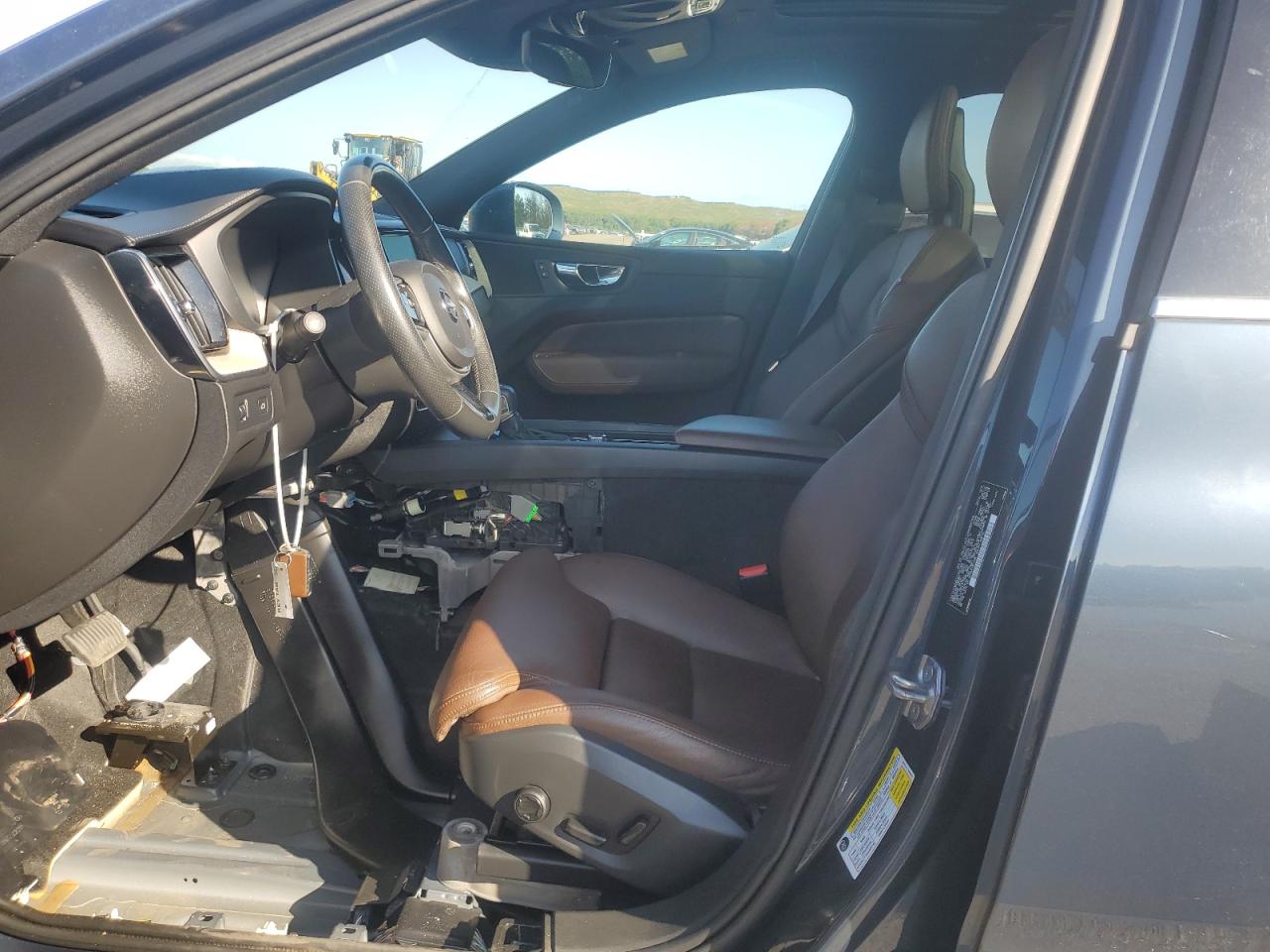 2018 Volvo Xc60 T5 Inscription VIN: YV4102RL6J1047166 Lot: 81312525