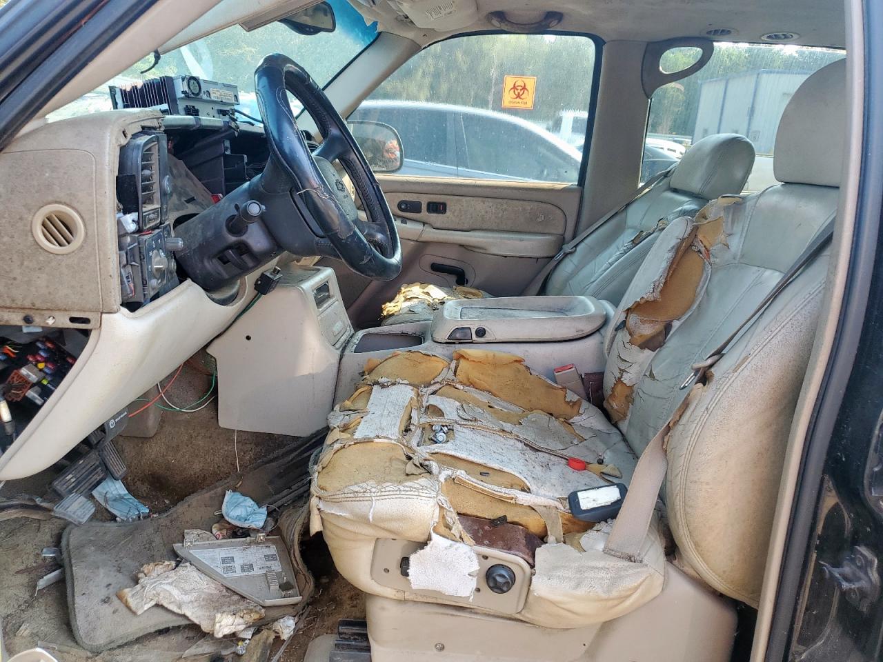 2002 Chevrolet Suburban C1500 VIN: 3GNEC16Z02G233259 Lot: 81323525