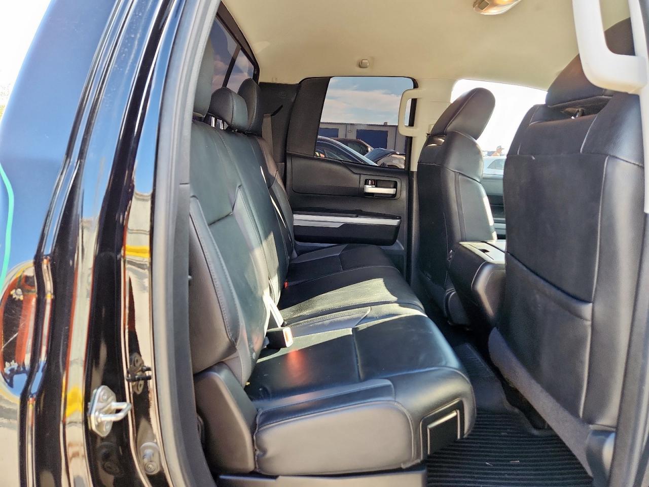 2018 Toyota Tundra Double Cab Limited VIN: 5TFBW5F15JX693080 Lot: 82090915