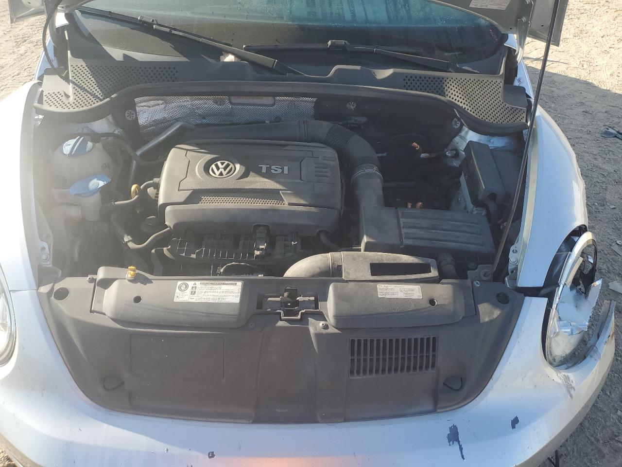 2015 Volkswagen Beetle 1.8T VIN: 3VWF17AT2FM656468 Lot: 70758065