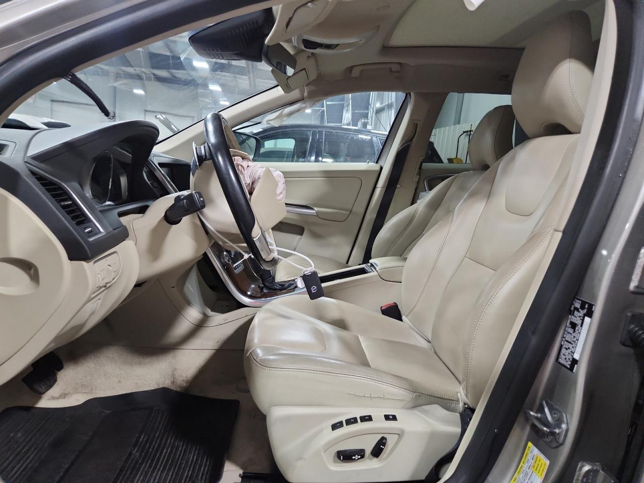 2015 Volvo Xc60 T6 Platinum VIN: YV4902RM5F2641146 Lot: 80329855