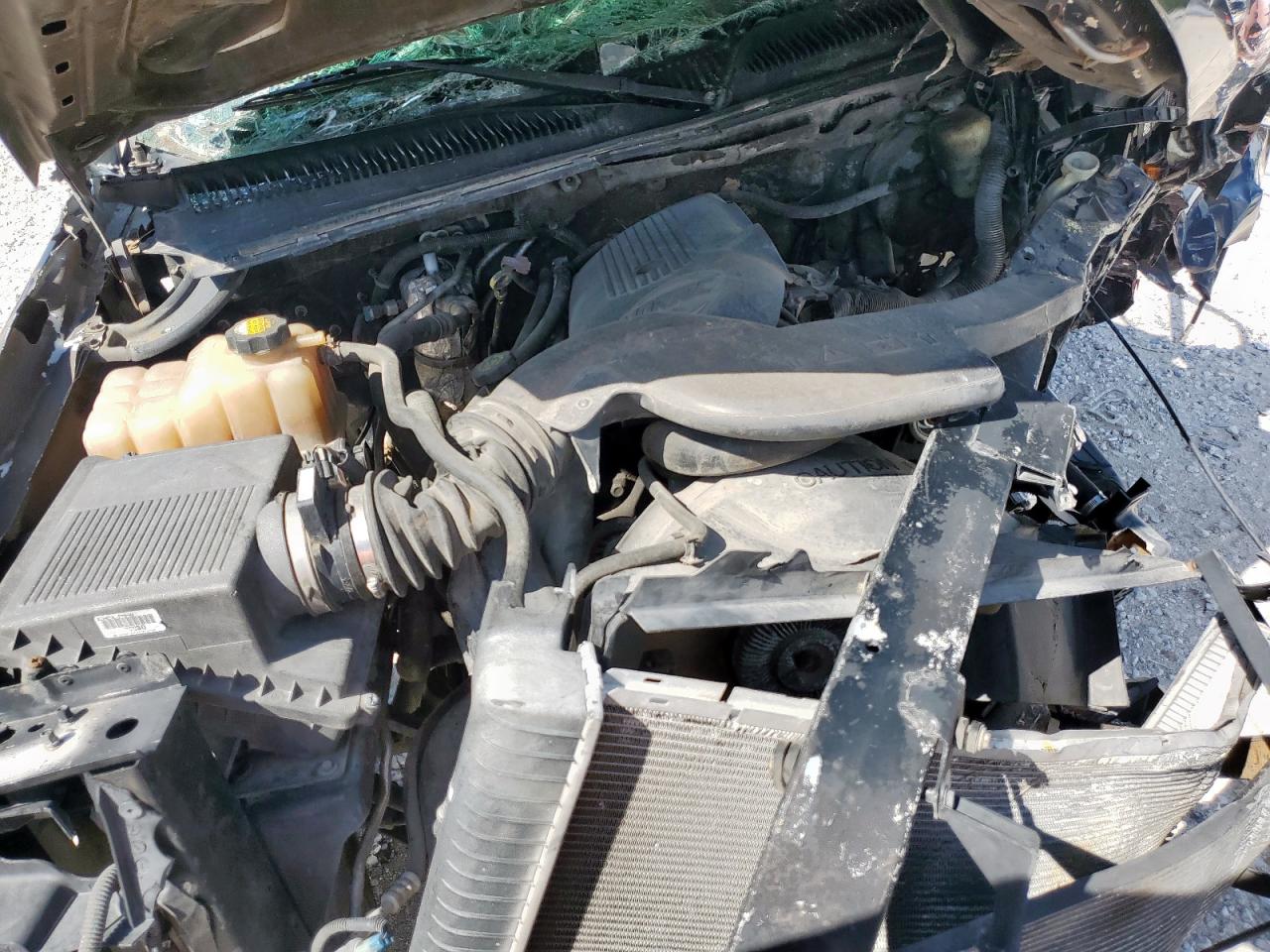 2001 Chevrolet Suburban C1500 VIN: 3GNEC16T31G220015 Lot: 82028735