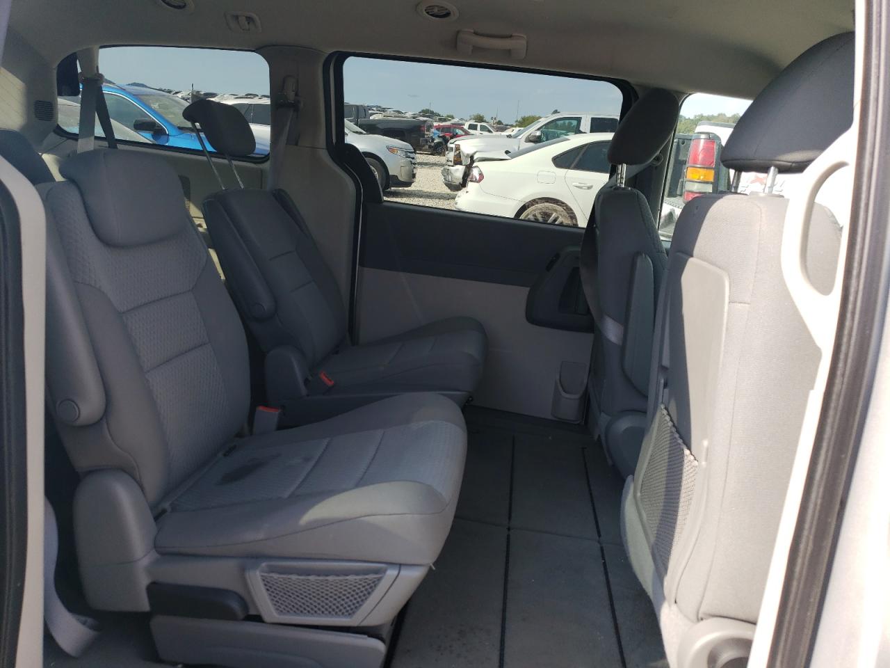 2010 Dodge Grand Caravan Se VIN: 2D4RN4DE9AR111517 Lot: 70928785